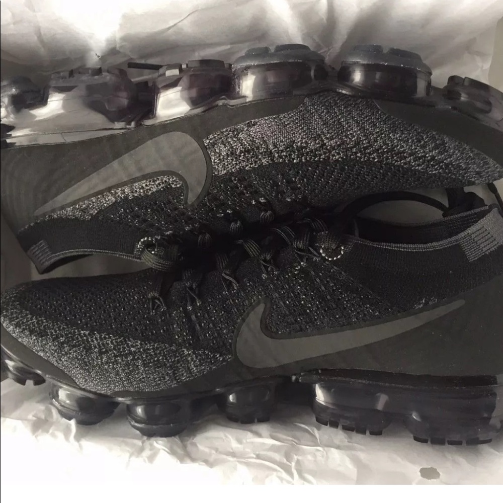 Women’s Nike Vapormax Flyknit triple Black